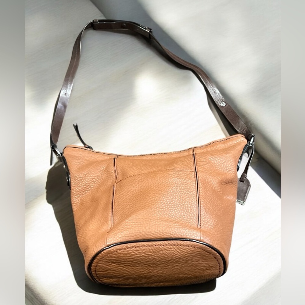 Cole Haan Brown Leather Bucket Hobo Bag Woodbury B40619 Two Tone.